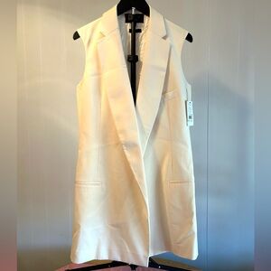 EQUIPMENT White Fine Italian Wool Vest. Tunics length. Open front Size 6 NWT